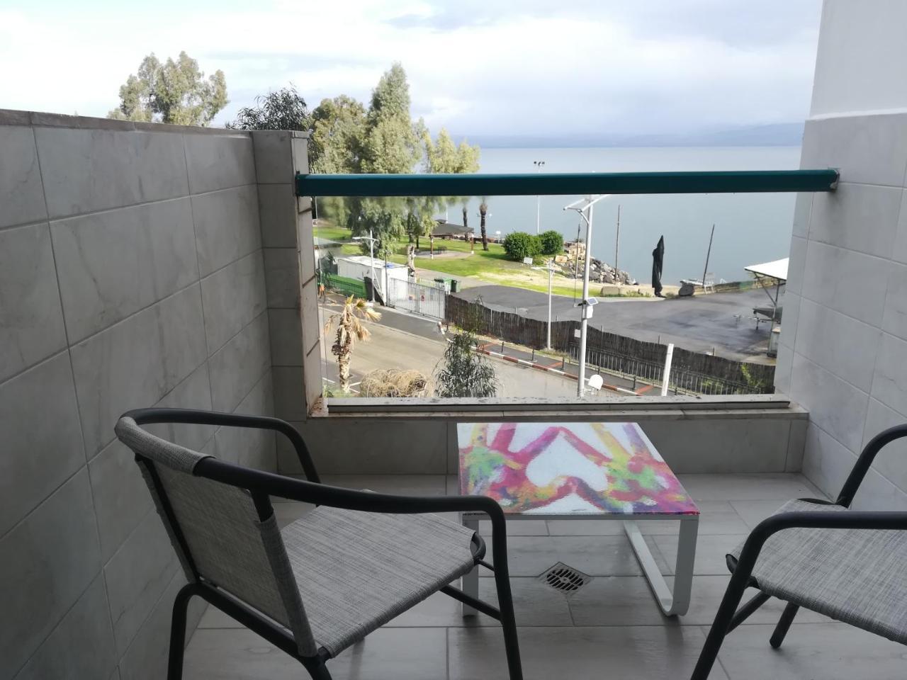 Apartment By The Lake Тверия Экстерьер фото