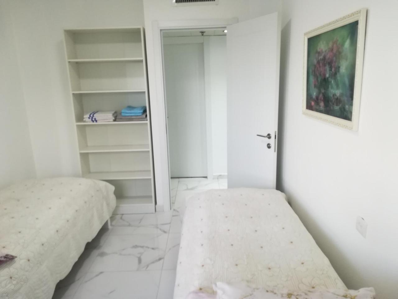 Apartment By The Lake Тверия Экстерьер фото